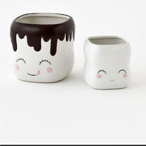 Marshmallow planters